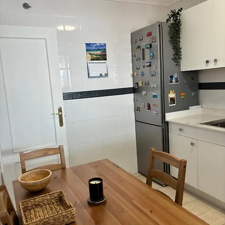 Casa Amplia Y Moderna De 3 En Complejo Con Piscina *