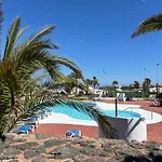 Casa Amplia Y Moderna De 3 En Complejo Con Piscina 科斯塔特吉塞