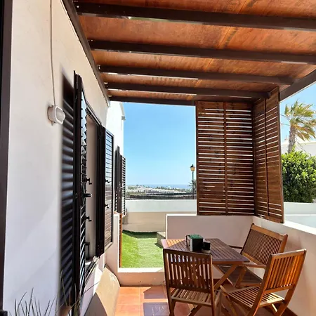 Casa de Férias Casa Amplia Y Moderna De 3 En Complejo Con Piscina