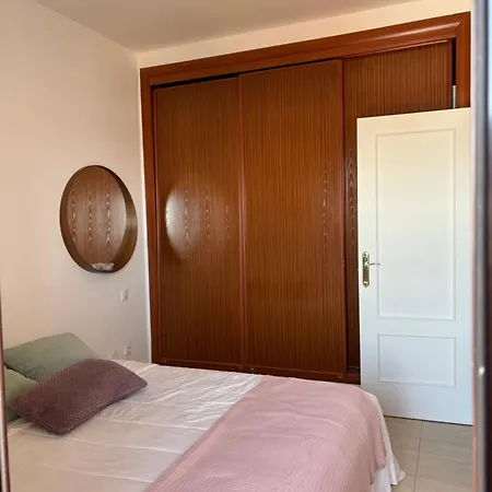 Casa Amplia Y Moderna De 3 En Complejo Con Piscina 펜션 코스타 테기세