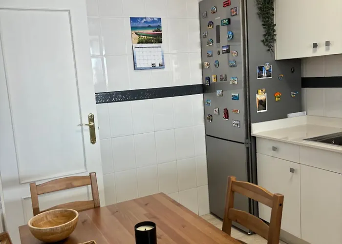 Casa Amplia Y Moderna De 3 En Complejo Con Piscina *