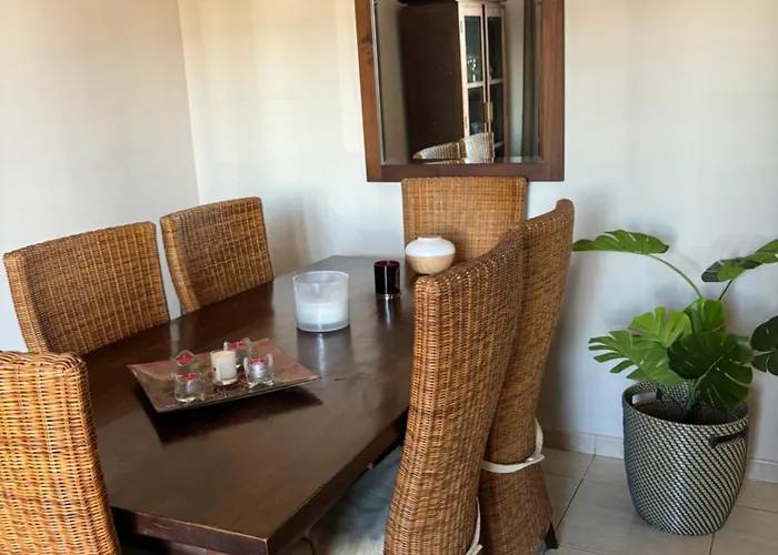 Casa Amplia Y Moderna De 3 En Complejo Con Piscina Hébergement de vacances *