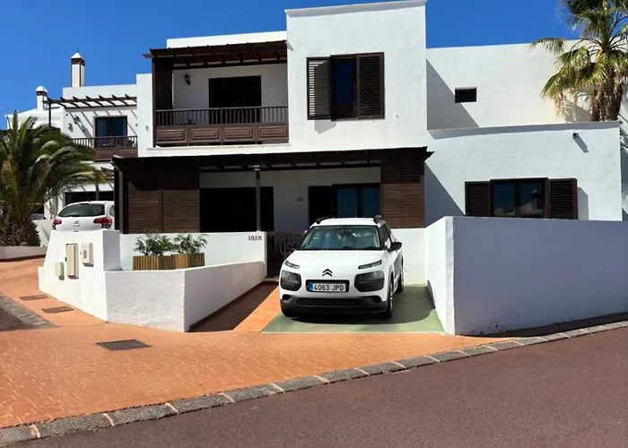 Casa Amplia Y Moderna De 3 En Complejo Con Piscina Hébergement de vacances Costa Teguise