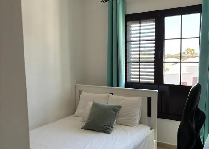 בית נופש Casa Amplia Y Moderna De 3 En Complejo Con Piscina קוסטה טגוויסה