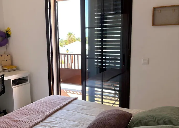 Hébergement de vacances Casa Amplia Y Moderna De 3 En Complejo Con Piscina *