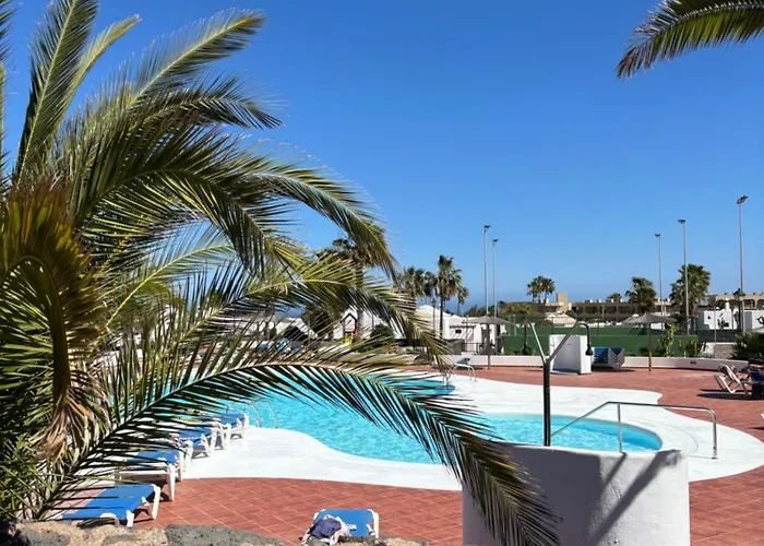 Casa Amplia Y Moderna De 3 En Complejo Con Piscina קוסטה טגוויסה