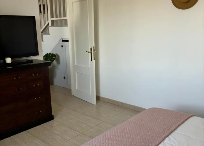 Casa Amplia Y Moderna De 3 En Complejo Con Piscina בית נופש