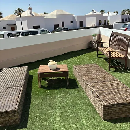 Holiday home Casa Amplia Y Moderna De 3 En Complejo Con Piscina Costa Teguise